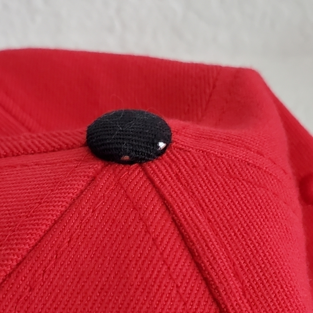 Chicago Bulls Red and Black Snapback Hat - Picture 9 of 10